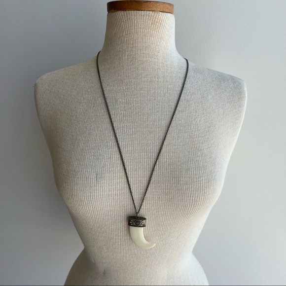 Faux Ivory Boho Tooth Necklace - Picture 1 of 8